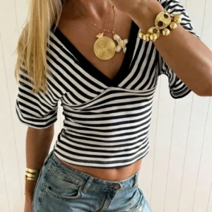 New Fashionable Striped V-Neck T-Shirt, Contrast Color Striped Knitted Fabric, Casual Tee For Spring/Summer